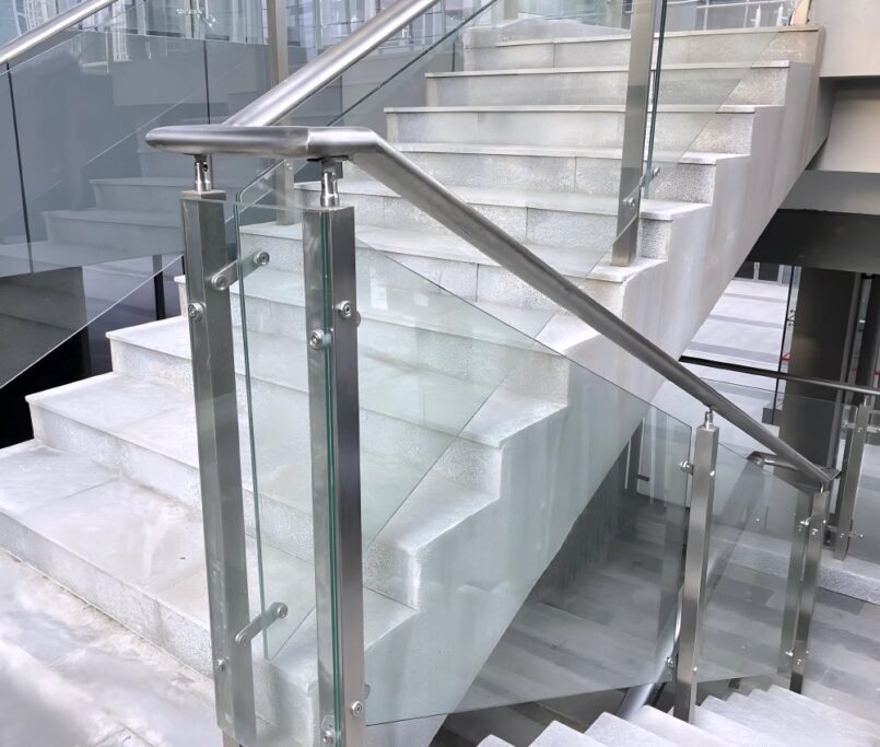 Outdoor Semi-Frameless top rail Glass railings