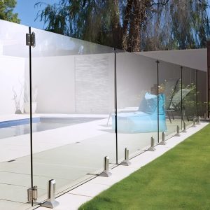 Pool frameless glass railings